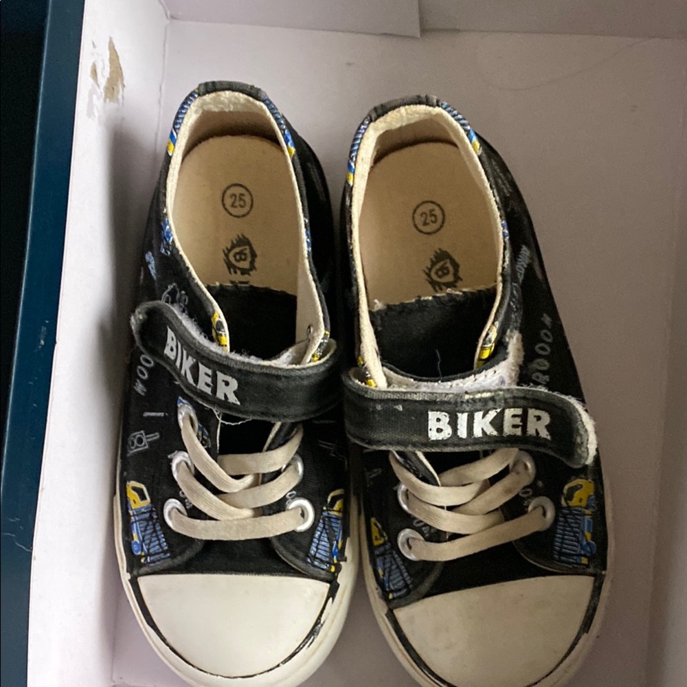 Kids Black Sneakers